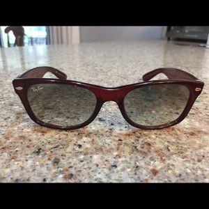 Women’s Ray-Ban sunglasses